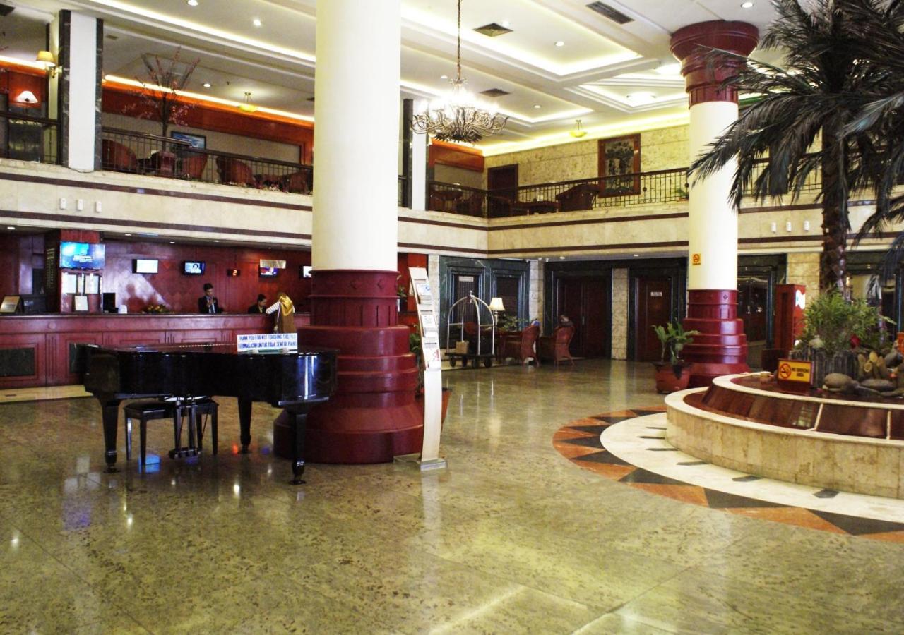 Hotel Soechi International Medan Exterior photo