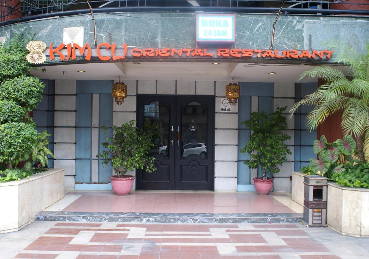 Hotel Soechi International Medan Exterior photo